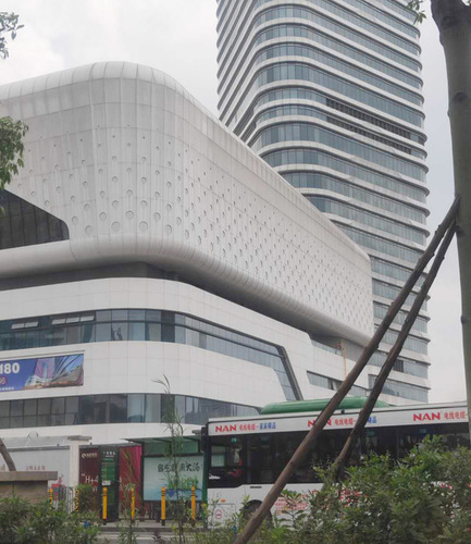 選擇鋁單板材料是厚一點(diǎn)好還是薄一點(diǎn)